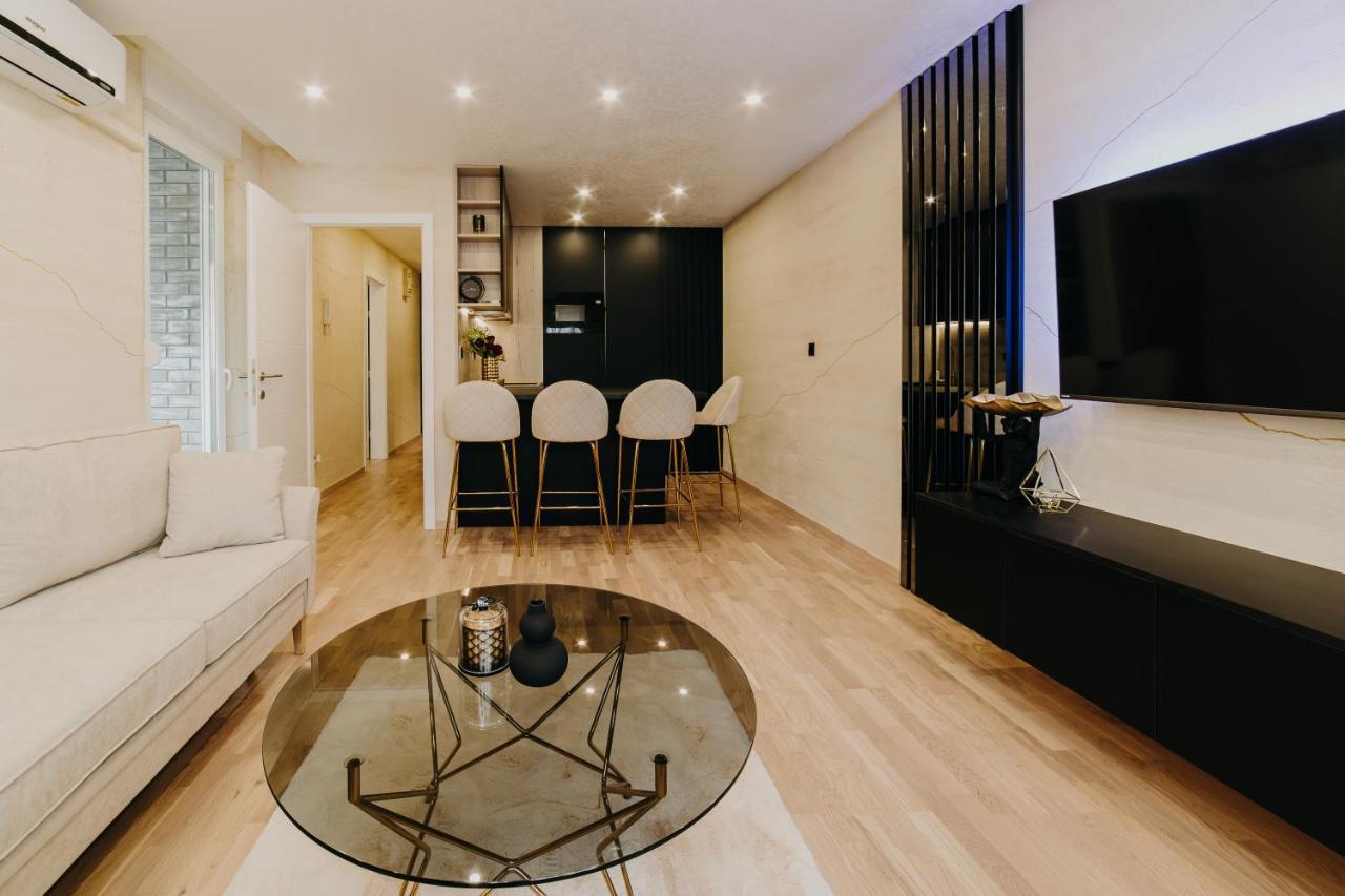 Apartman Stari Toranj II Lägenhet Vukovar Exteriör bild