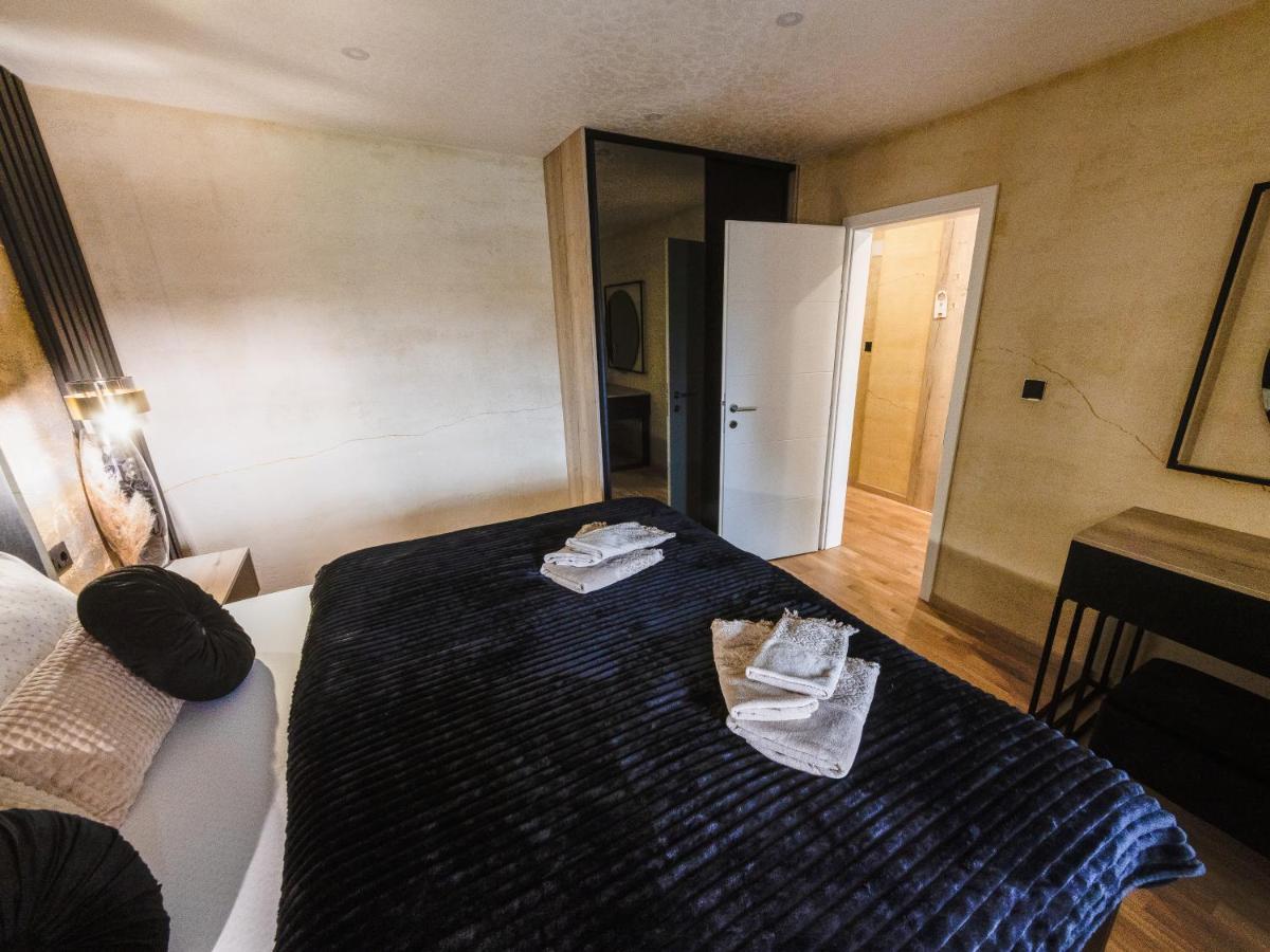 Apartman Stari Toranj II Lägenhet Vukovar Exteriör bild