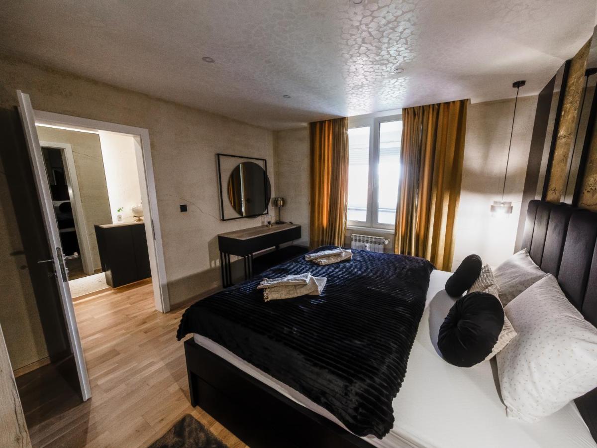 Apartman Stari Toranj II Lägenhet Vukovar Exteriör bild